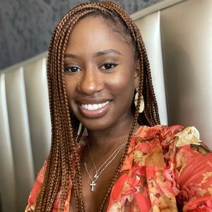 Meet your Posher, Whitney